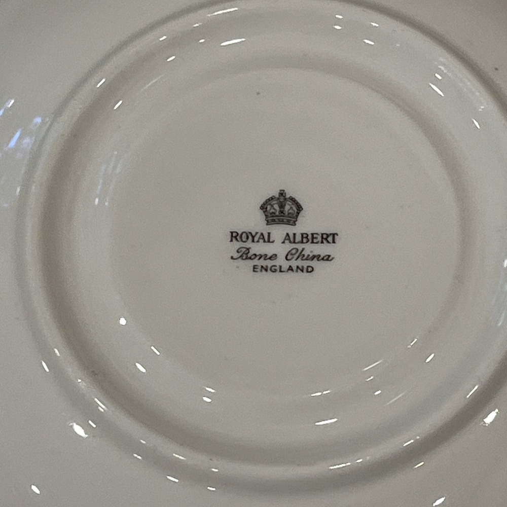 Vintage royal albert gold crest bone China England cabbage rose tea cup Saucer - Picture 4 of 11